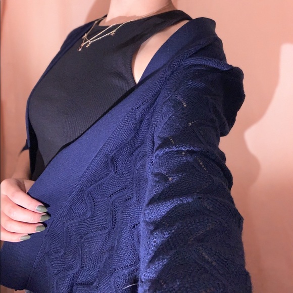 NAVY BLUE KNIT CROPPED CARDIGAN - Picture 2 of 4